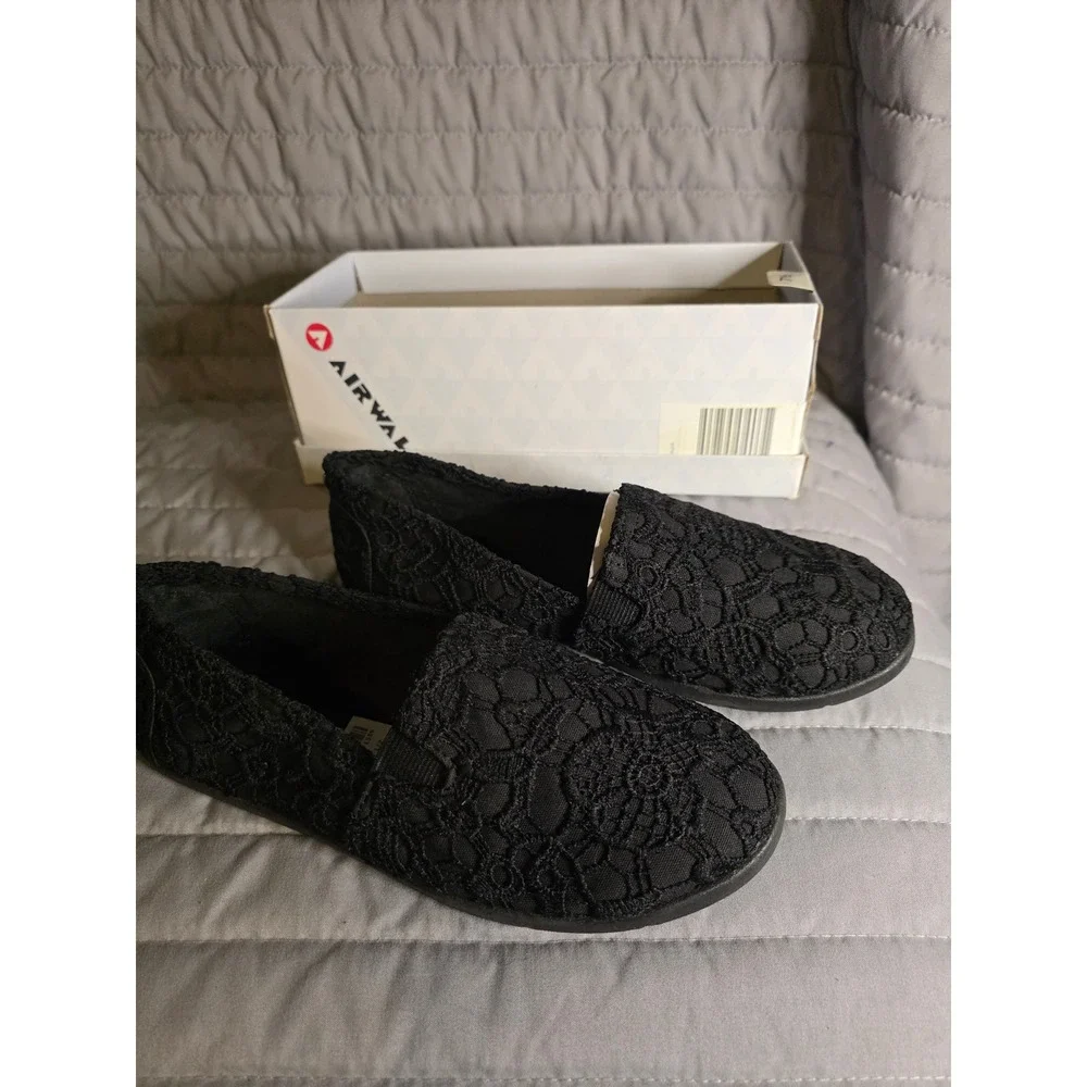 1028 Airwalk Black Floral Lace Slip On Shoes Womens 7.5 Flat Loafers Sneakers